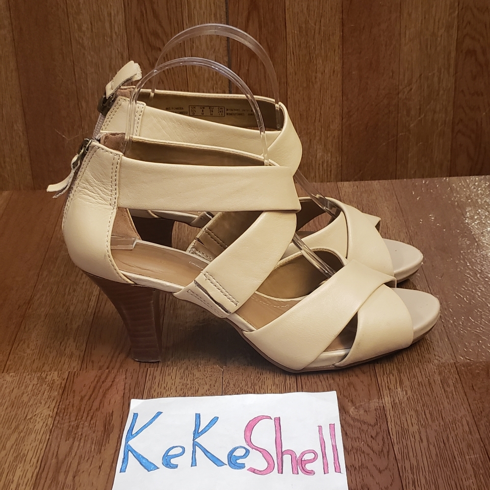 Womens Clarks Artisan Heels Size 8M